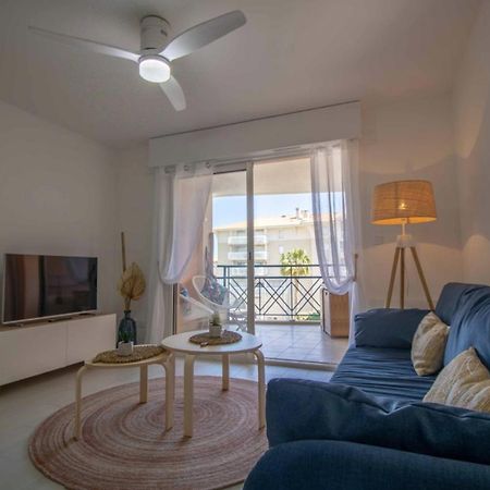 Bright Apt Of 32 M Renovated Near Town Fréjus المظهر الخارجي الصورة