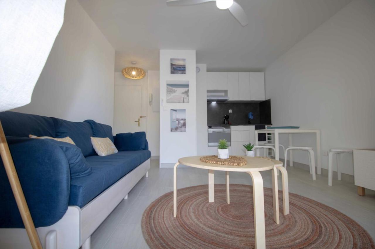 Bright Apt Of 32 M Renovated Near Town Fréjus المظهر الخارجي الصورة