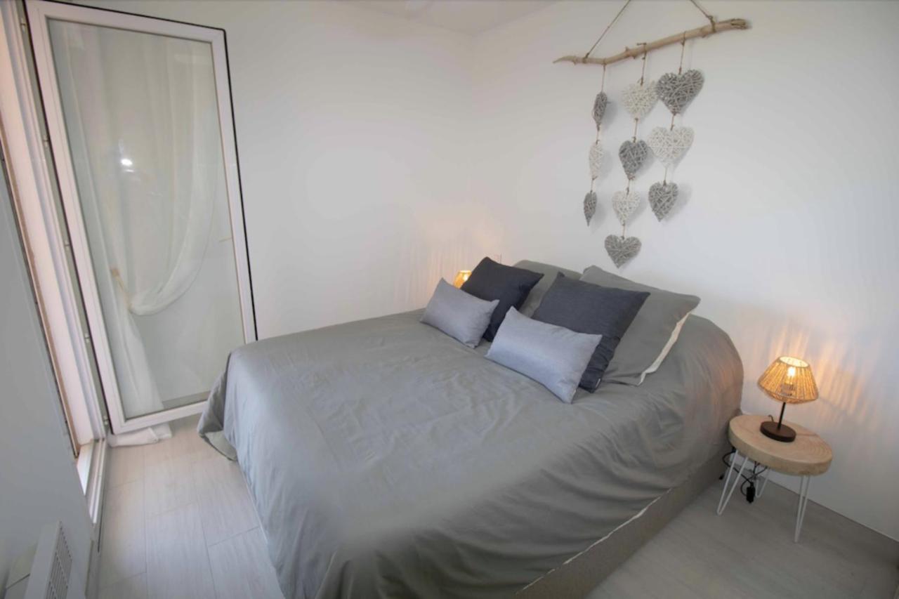 Bright Apt Of 32 M Renovated Near Town Fréjus المظهر الخارجي الصورة